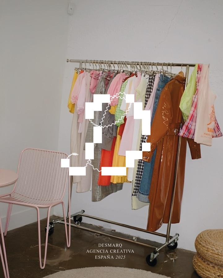 Burro de ropa en un estudio